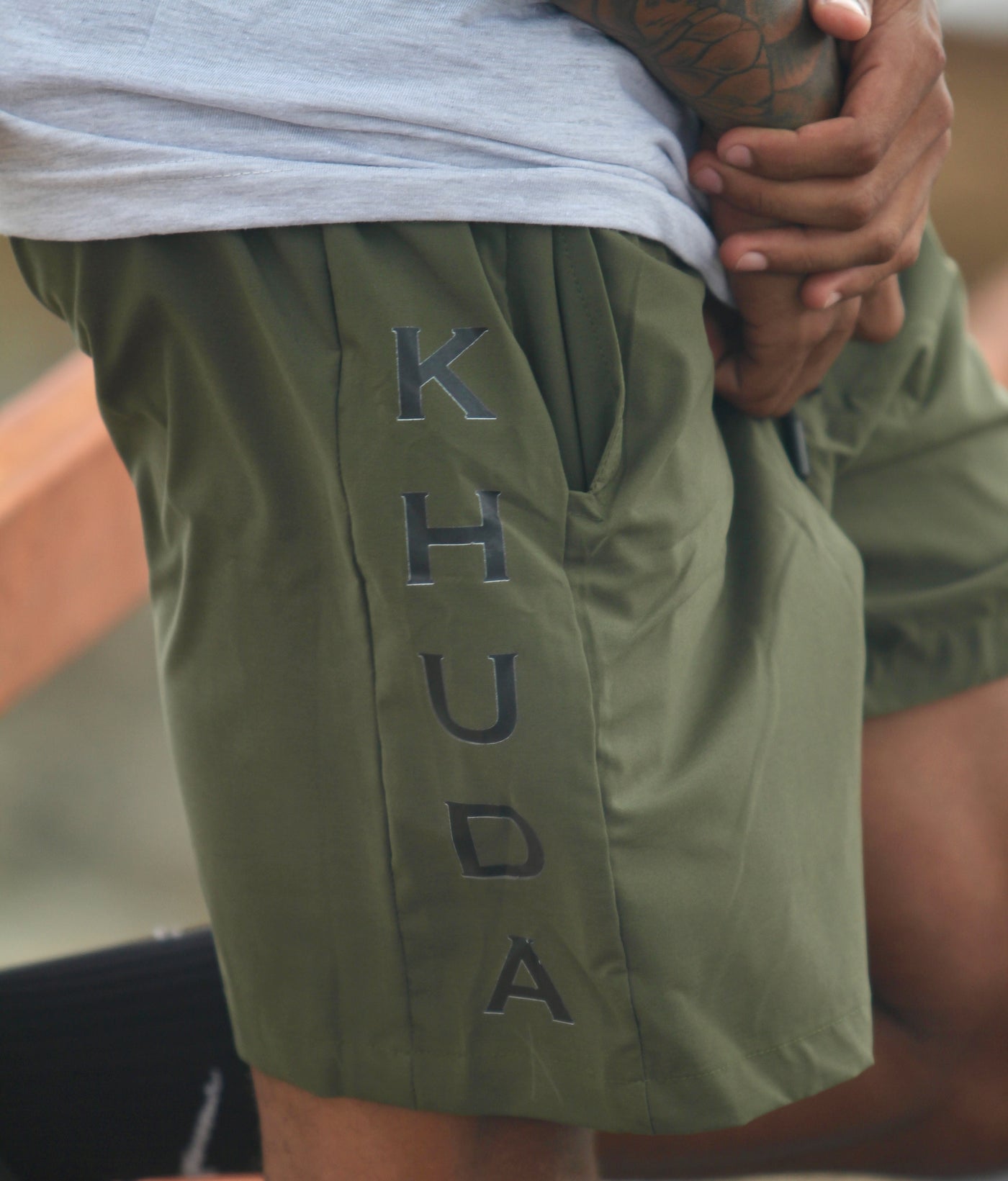 Pantaloneta poliéster para hombre Khuda Side Verde Militar